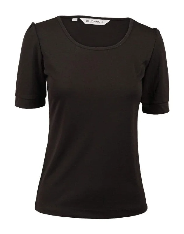 BENCHMARK Women's Scoop Neck T-Top M8800