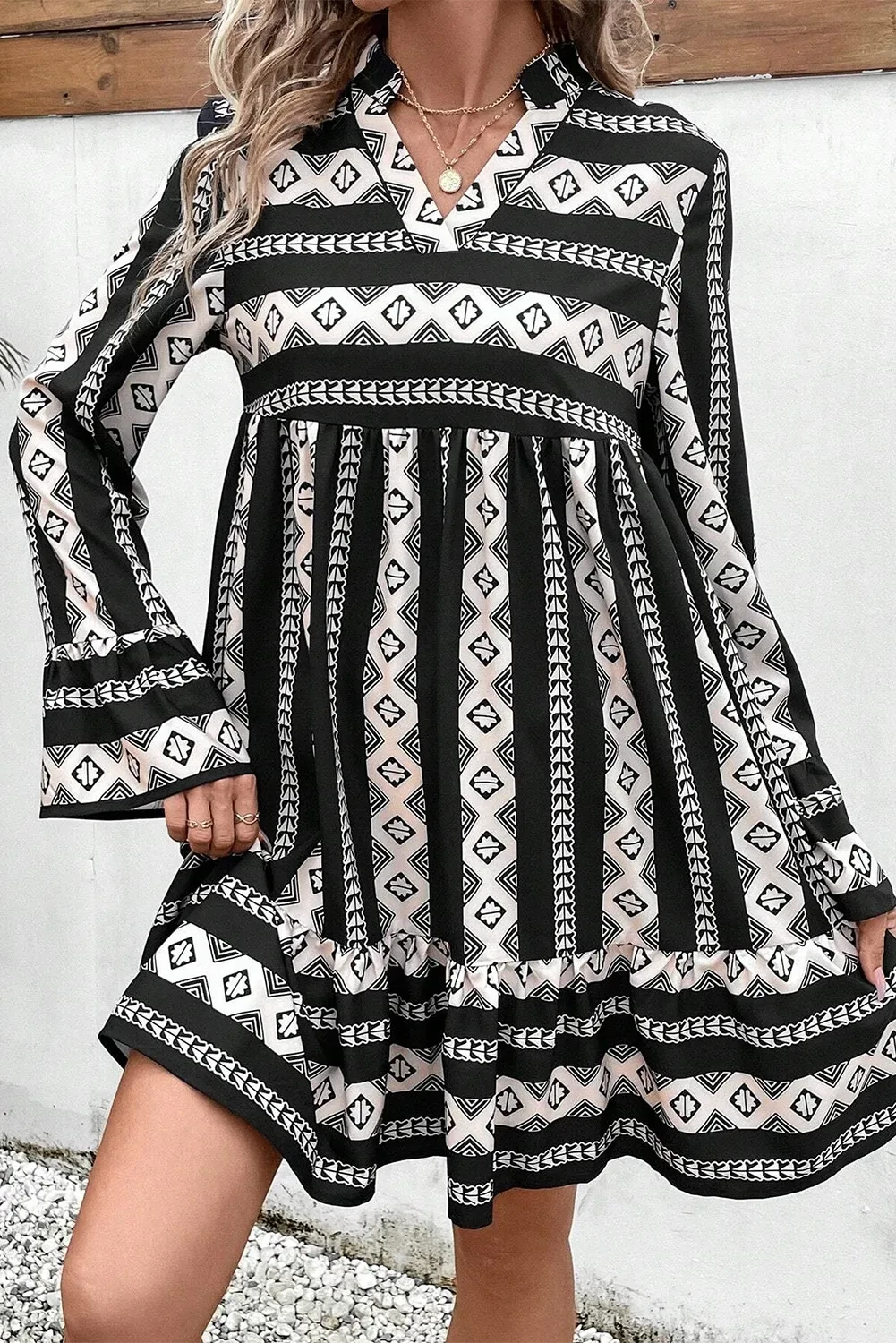 Flare sleeve geometric dress